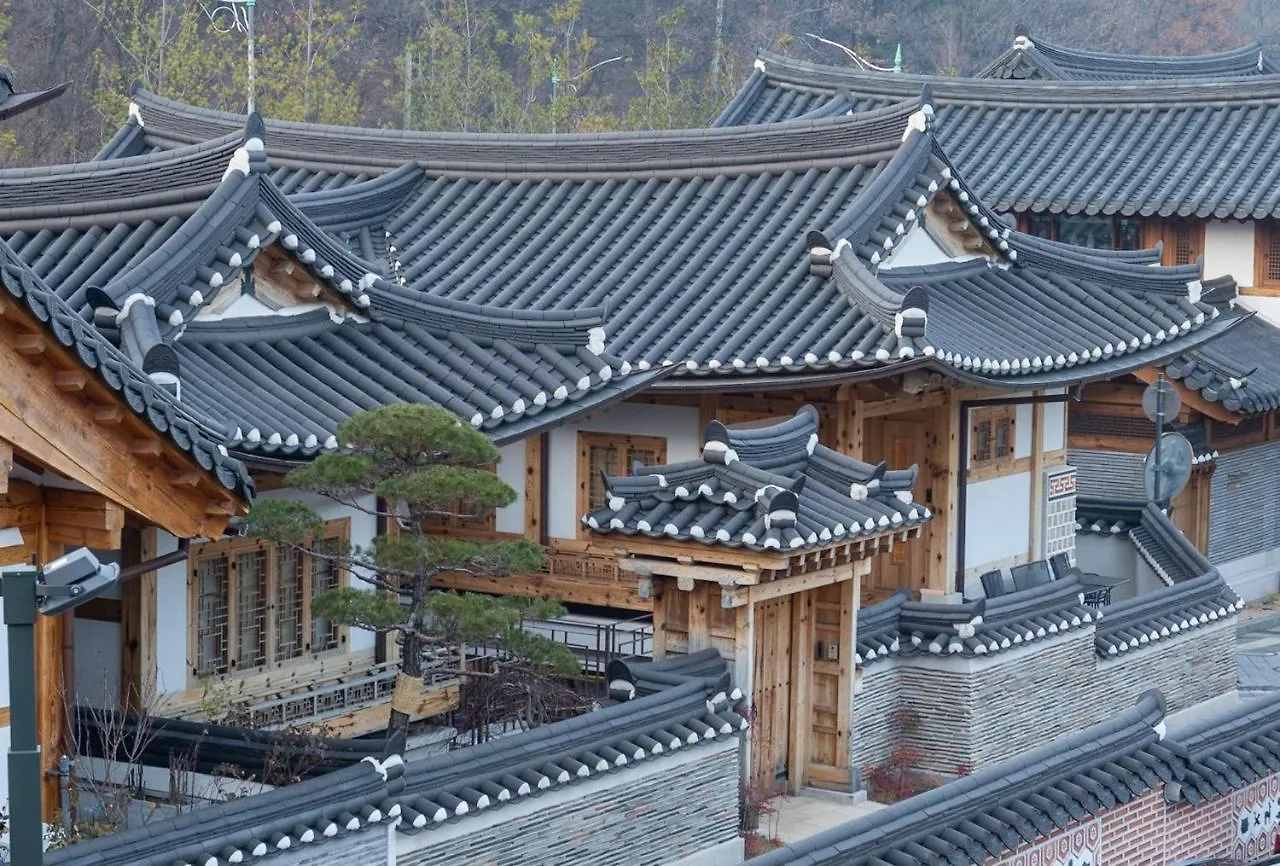 Sirakdang Hanok Apartment Seoul