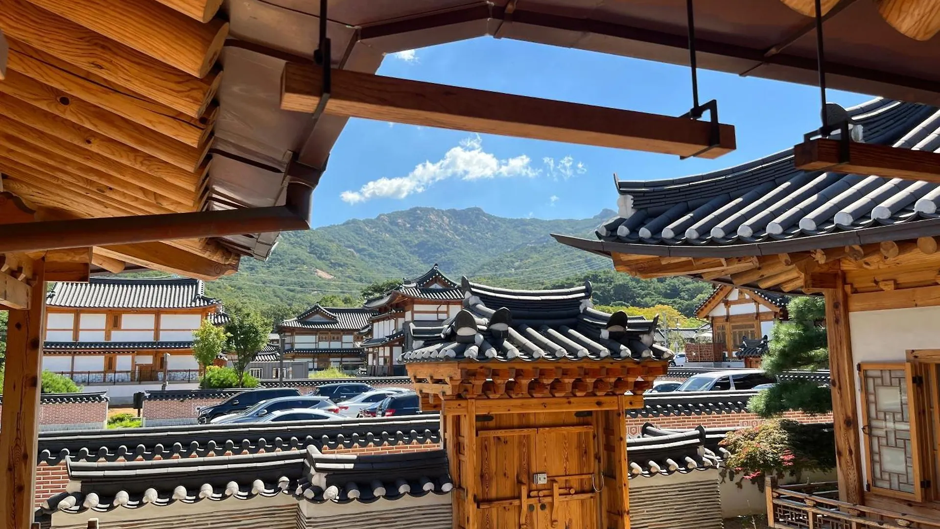 Sirakdang Hanok contacts