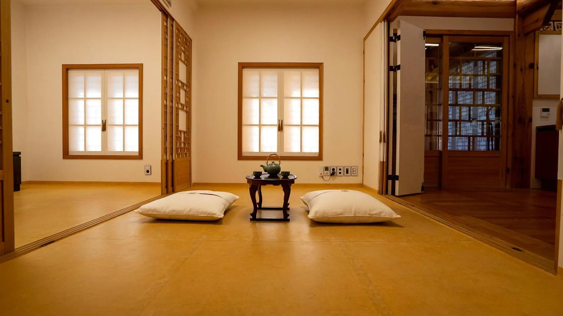 Sirakdang Hanok Apartment Seoul South Korea