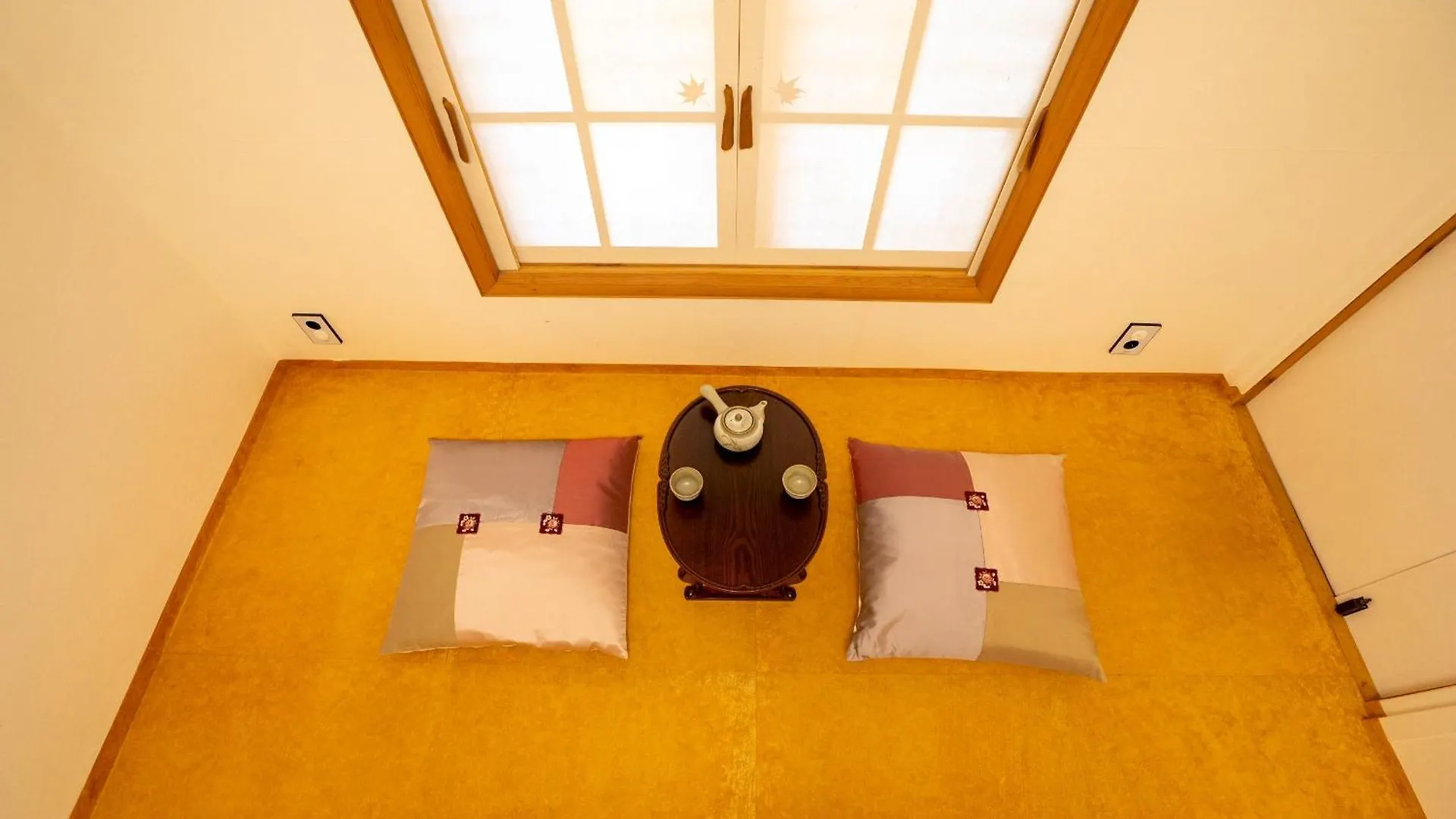 Sirakdang Hanok Apartment Seoul